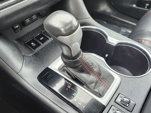 Used 2019 Toyota Highlander SE image 34