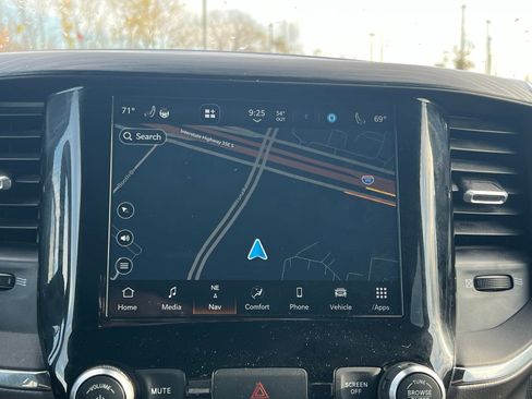 Used 2024 RAM 1500 Laramie image 29