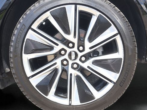 Used 2023 Cadillac Lyriq 2WD image 30