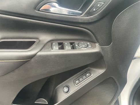 Used 2021 Chevrolet Equinox Premier w/ Redline Edition AWD/4WD image 9