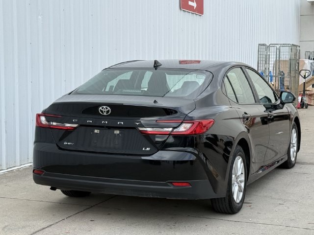 Used 2025 Toyota Camry LE FWD image 4
