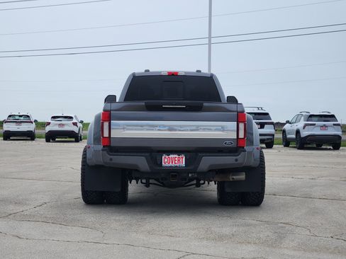 Used 2022 Ford F350 Platinum AWD/4WD image 6