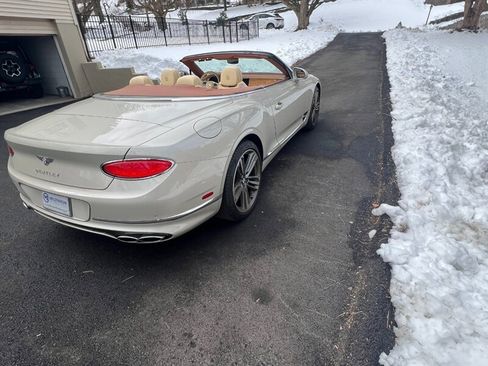 Used 2023 Bentley Continental GT image 25