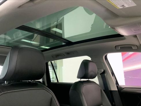 Used 2022 Volkswagen Tiguan SE image 26