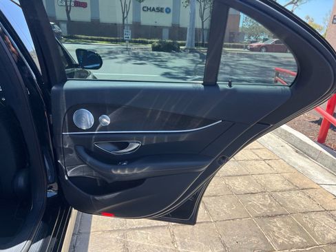 Used 2018 Mercedes-Benz E 400 4MATIC Sedan w/ Premium 3 Package image 35