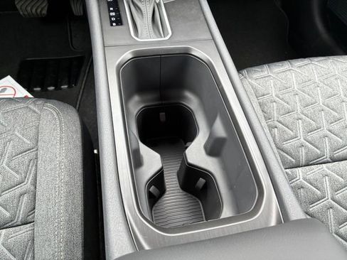 New 2026 Nissan Kicks SV w/ Charging Package FWD image 18