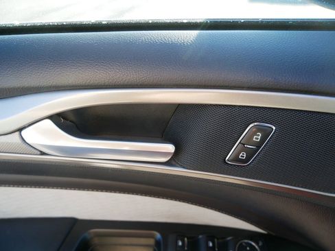 Used 2020 Ford Fusion SE w/ Equipment Group 151A image 16