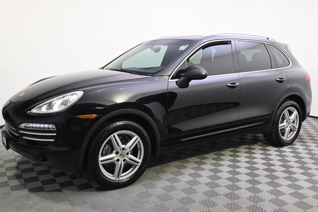 Used 2014 Porsche Cayenne Platinum Edition AWD/4WD image 2