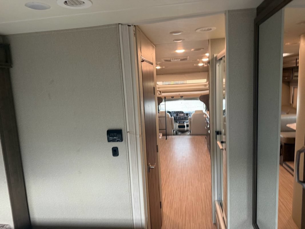Used 2019 Ford E-450 and Econoline 450 Super Duty w/ Motorhome Prep Package RWD image 26