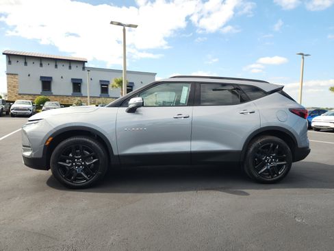 New 2025 Chevrolet Blazer LT image 3