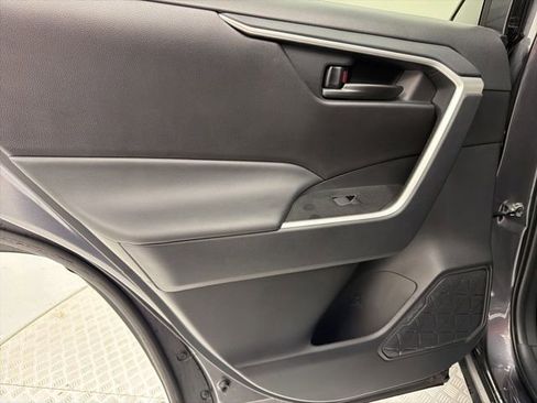 Certified 2025 Toyota RAV4 LE FWD image 9
