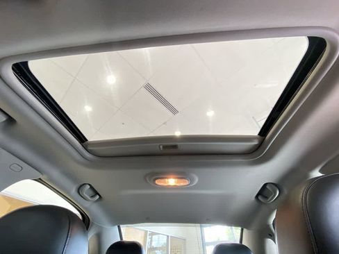Used 2014 Chevrolet Impala LTZ FWD image 23