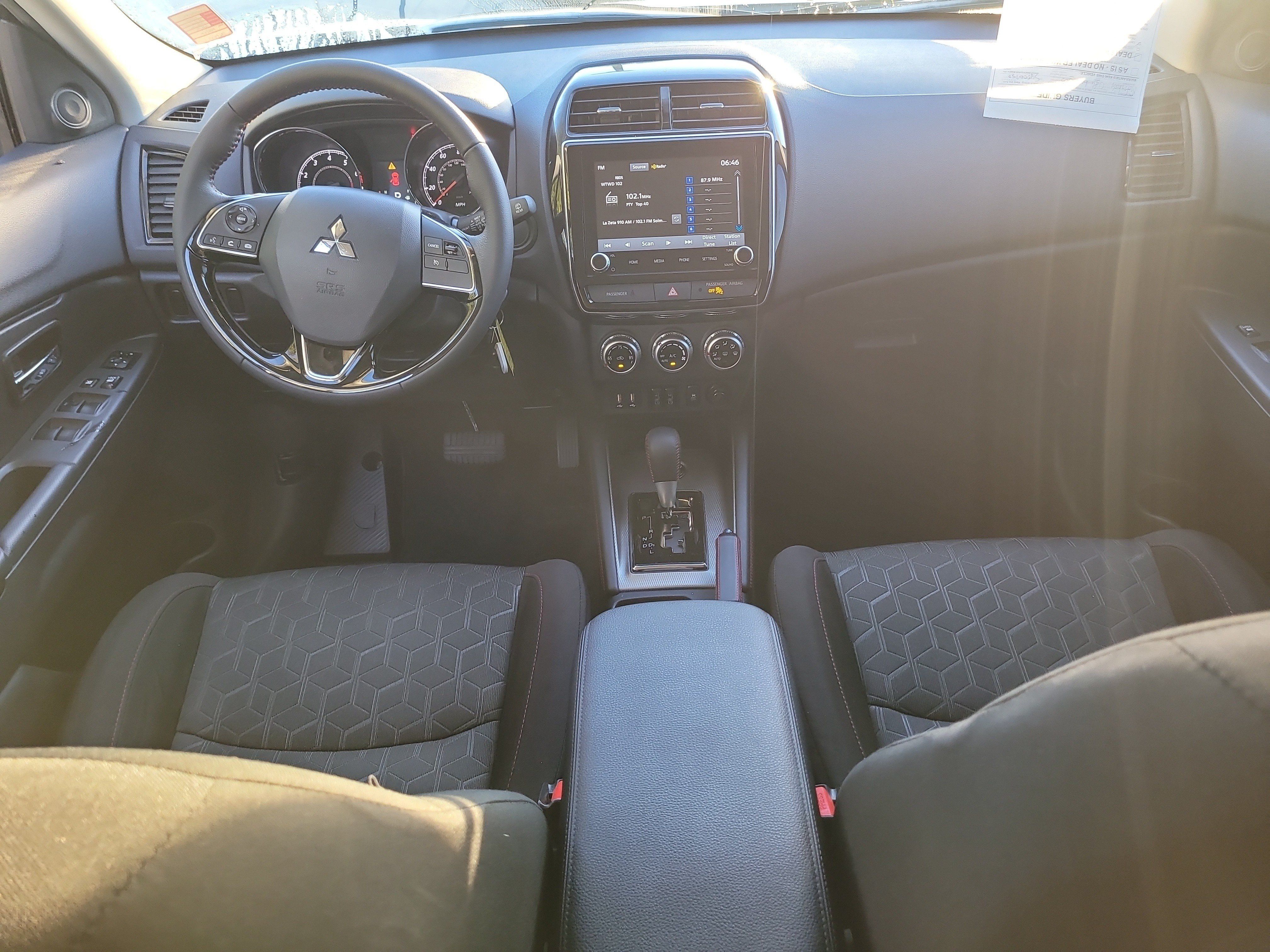 Used 2025 Mitsubishi Outlander Sport LE AWD/4WD image 15