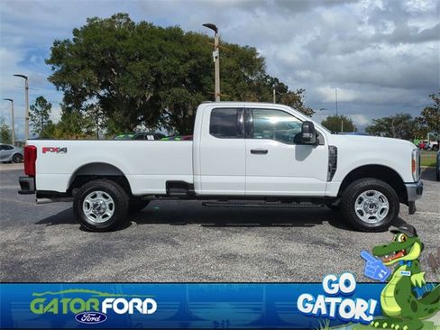 Used 2025 Ford F350 XLT image 4