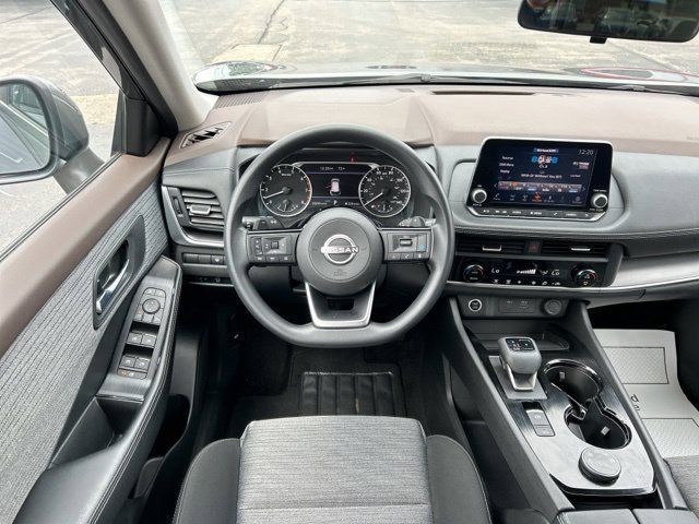 Used 2023 Nissan Rogue SV AWD/4WD image 25