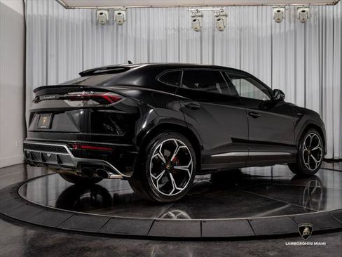 Used 2019 Lamborghini Urus AWD/4WD image 14