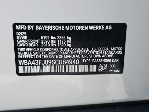 Used 2025 BMW 530i w/ Premium Package RWD image 39