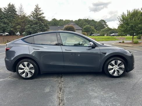 Used 2023 Tesla Model Y Long Range AWD/4WD image 19