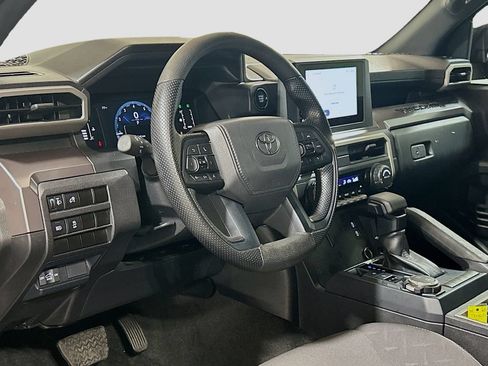 Used 2025 Toyota Tacoma 4x4 Double Cab image 7