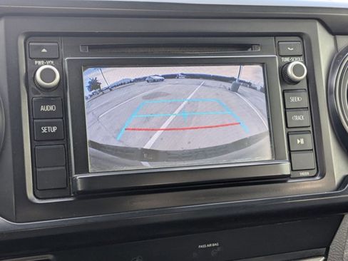 Used 2019 Toyota Tacoma SR w/ SR Convenience Package image 12