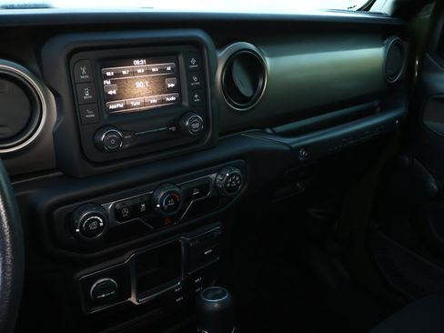 Used 2021 Jeep Wrangler Unlimited Sport image 16