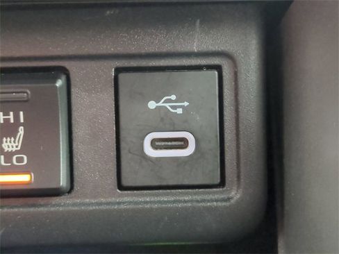 Used 2023 Toyota Corolla Cross XLE image 21