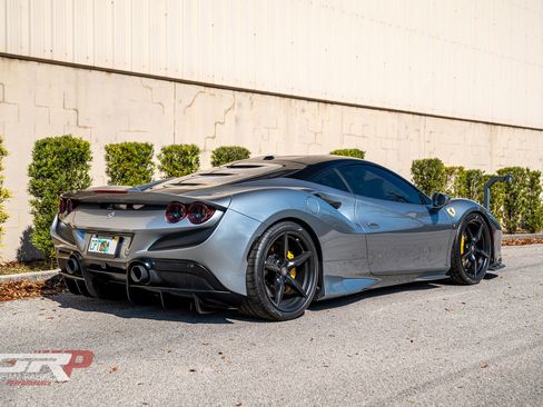 Used 2021 Ferrari F8 Tributo image 3