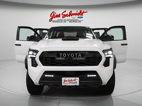 Used 2026 Toyota Tacoma TRD Pro AWD/4WD image 3