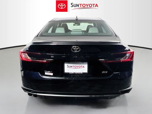 Used 2026 Toyota Camry SE FWD image 5
