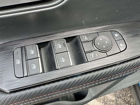 Used 2025 Nissan Kicks SR w/ Interior Electronics Package AWD/4WD image 9