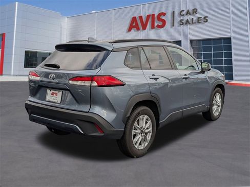 Used 2024 Toyota Corolla Cross LE image 7