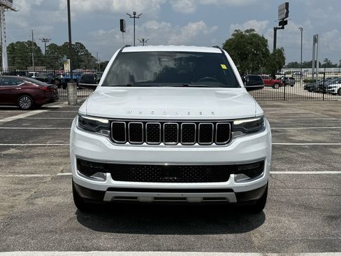 Used 2024 Jeep Wagoneer Series II w/ Flexible Seating Group AWD/4WD image 2