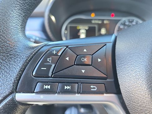 Used 2023 Nissan Versa SV image 21