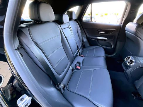 Used 2025 Mercedes-Benz GLC 300 GLC 300 image 20