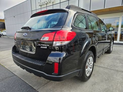 Used 2010 Subaru Outback 2.5i AWD/4WD image 5