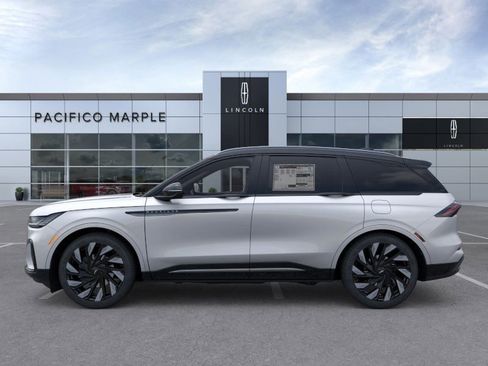 New 2026 Lincoln Nautilus Reserve w/ Jet Appearance Package image 3