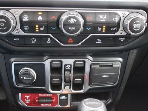 Used 2023 Jeep Gladiator Mojave w/ Cold Weather Group AWD/4WD image 27