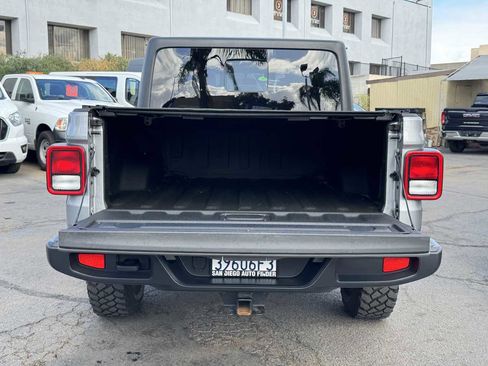 Used 2021 Jeep Gladiator Sport image 17