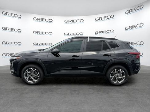 Used 2026 Chevrolet Trax LT w/ Driver Confidence Package FWD image 4