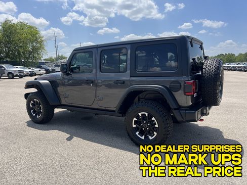 Used 2025 Jeep Wrangler Unlimited Rubicon AWD/4WD image 6