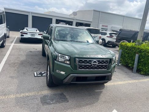 Used 2024 Nissan Frontier SV w/ SV Convenience Package RWD image 3