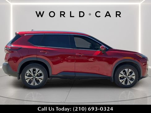 Used 2021 Nissan Rogue SV w/ Premium Package FWD image 2