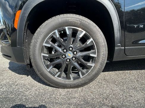 New 2026 Chevrolet Traverse LT w/ Sun and Wheel Package FWD image 10