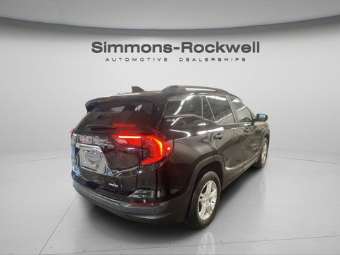 Used 2021 GMC Terrain SLE w/ Driver Convenience Package image 5