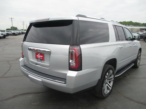 Used 2019 GMC Yukon XL Denali w/ Open Road Package AWD/4WD image 4