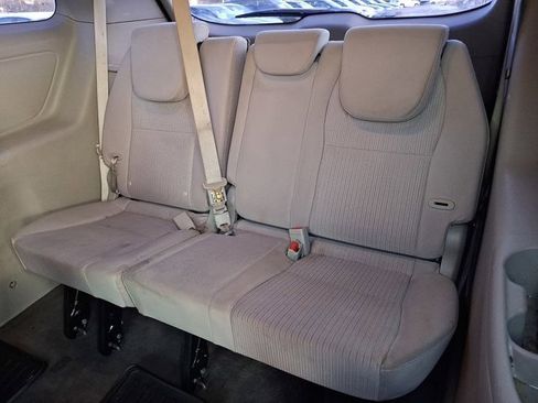 Used 2019 Kia Sedona L image 14