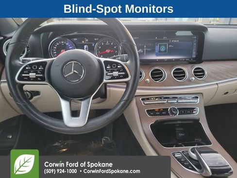Used 2019 Mercedes-Benz E 300 4MATIC image 3