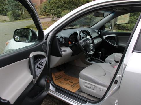 Used 2007 Toyota RAV4 Limited image 5