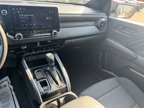 Used 2023 Chevrolet Colorado W/T image 23