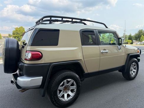 Used 2014 Toyota FJ Cruiser 4WD w/ Convenience Package image 20